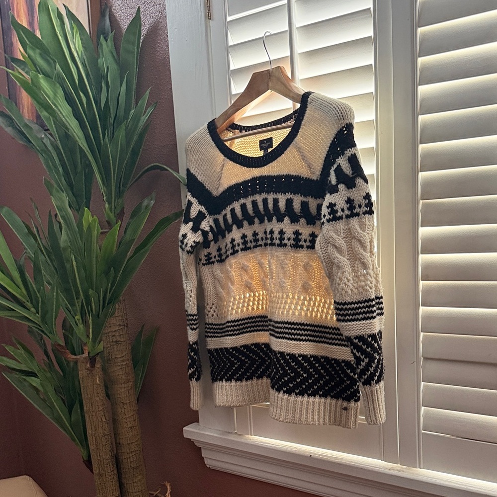 American Eagle Outfitters Black and Cream Patterned Sweater